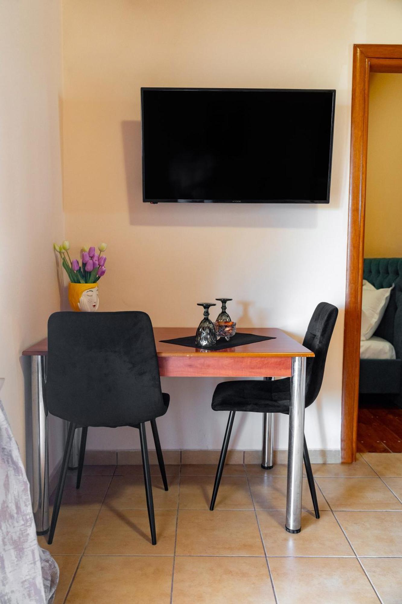 Eagle'S Nest City Apartments Айгио Екстериор снимка